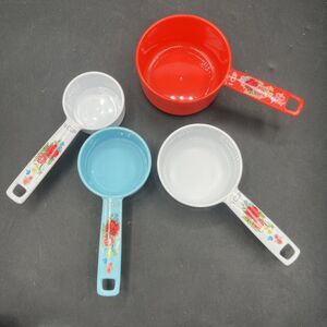 Set Of 4 Melamine Floral Nesting Measuring Cups (1 C; 1/2, 1/3,1/4)